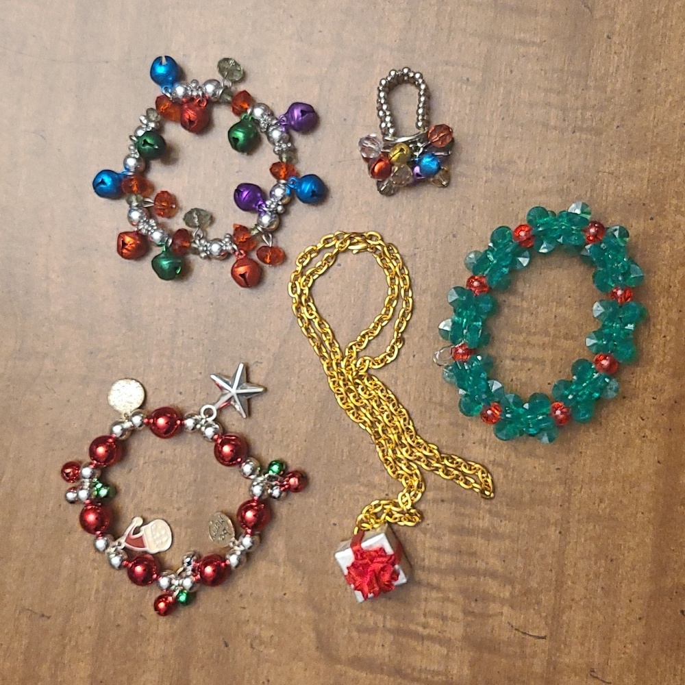 Fun Christmas Jewelry Lot